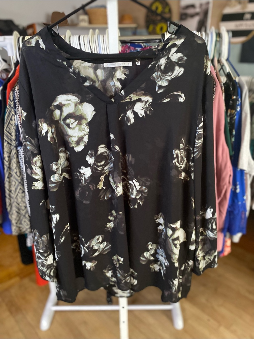 Violet & Claire Black Floral V-Neck Long Sleeve Blouse